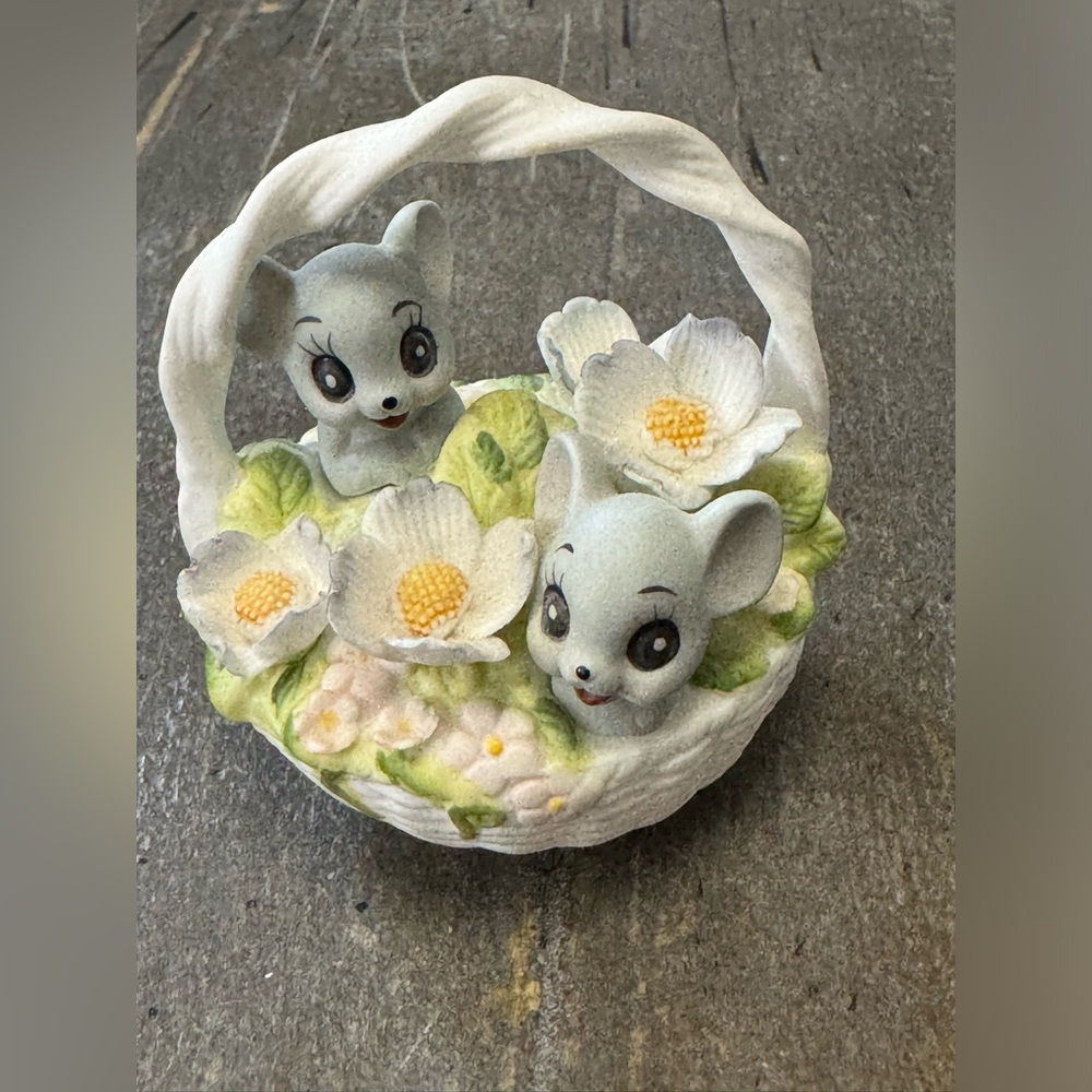 SWEET PORCELAIN FLOWER BASKET W MICE * JOSEF ORIGINALS & GEORGIAN BONE CHINA